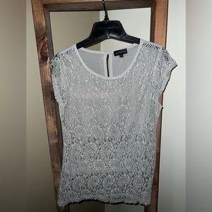 4 for $15 🛍️ Gray sheer The Limited shirt!